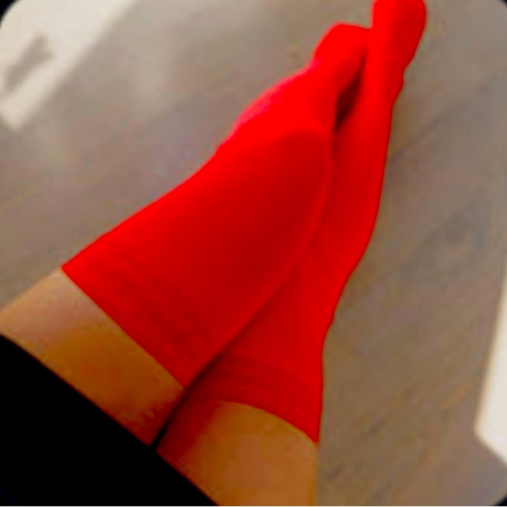 Uye Surana Sheerly Mesh Stay Up Stockings in Rose Red - 2XL/3XL